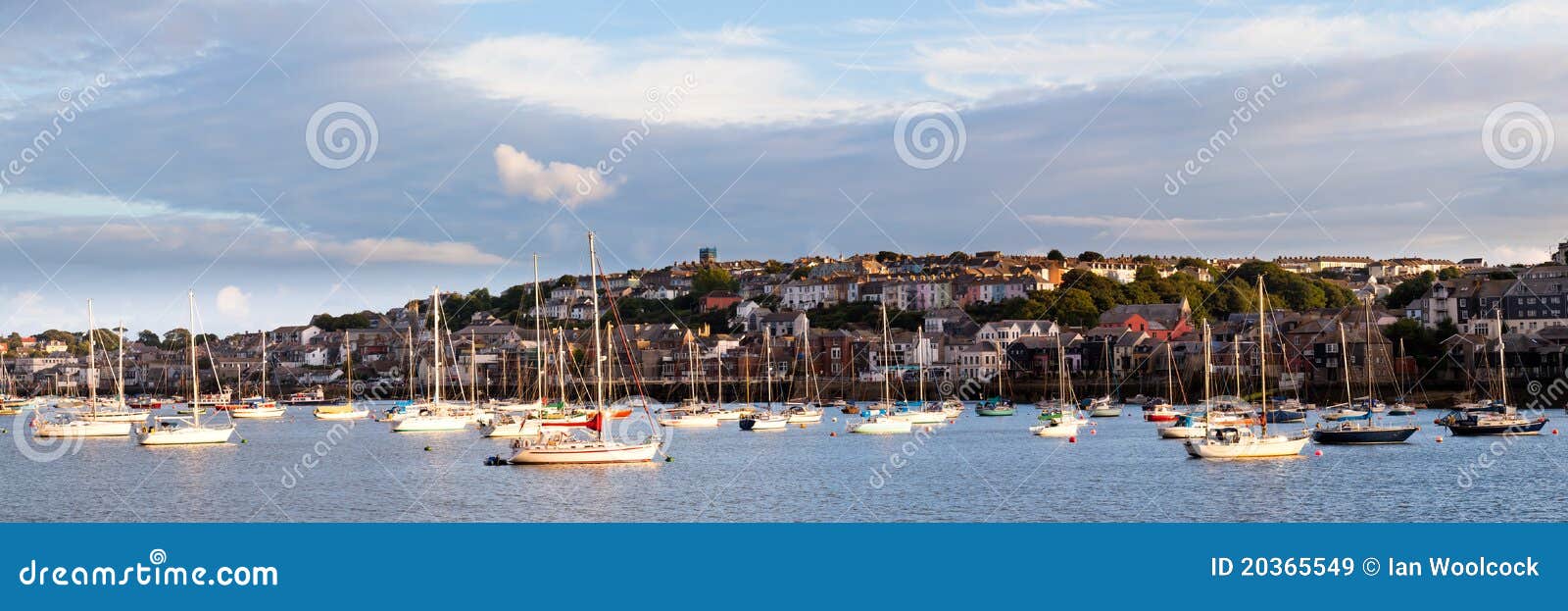 Falmouth dalla sciaquata. Falmouth ha fotografato dalla sciaquata della Cornovaglia Inghilterra Regno Unito