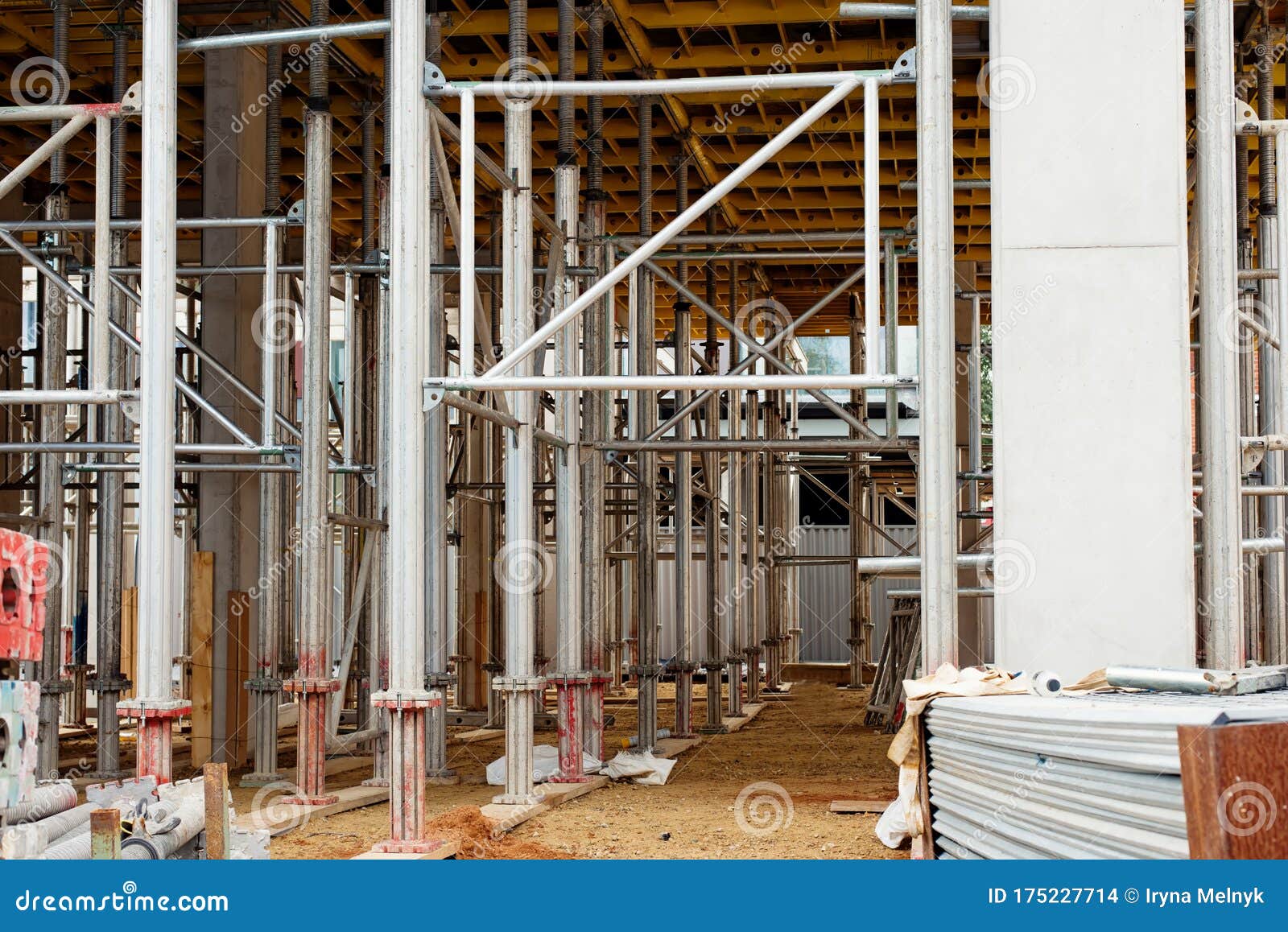 falsework decking system legs for construction of suspended reinforced concrete slab
