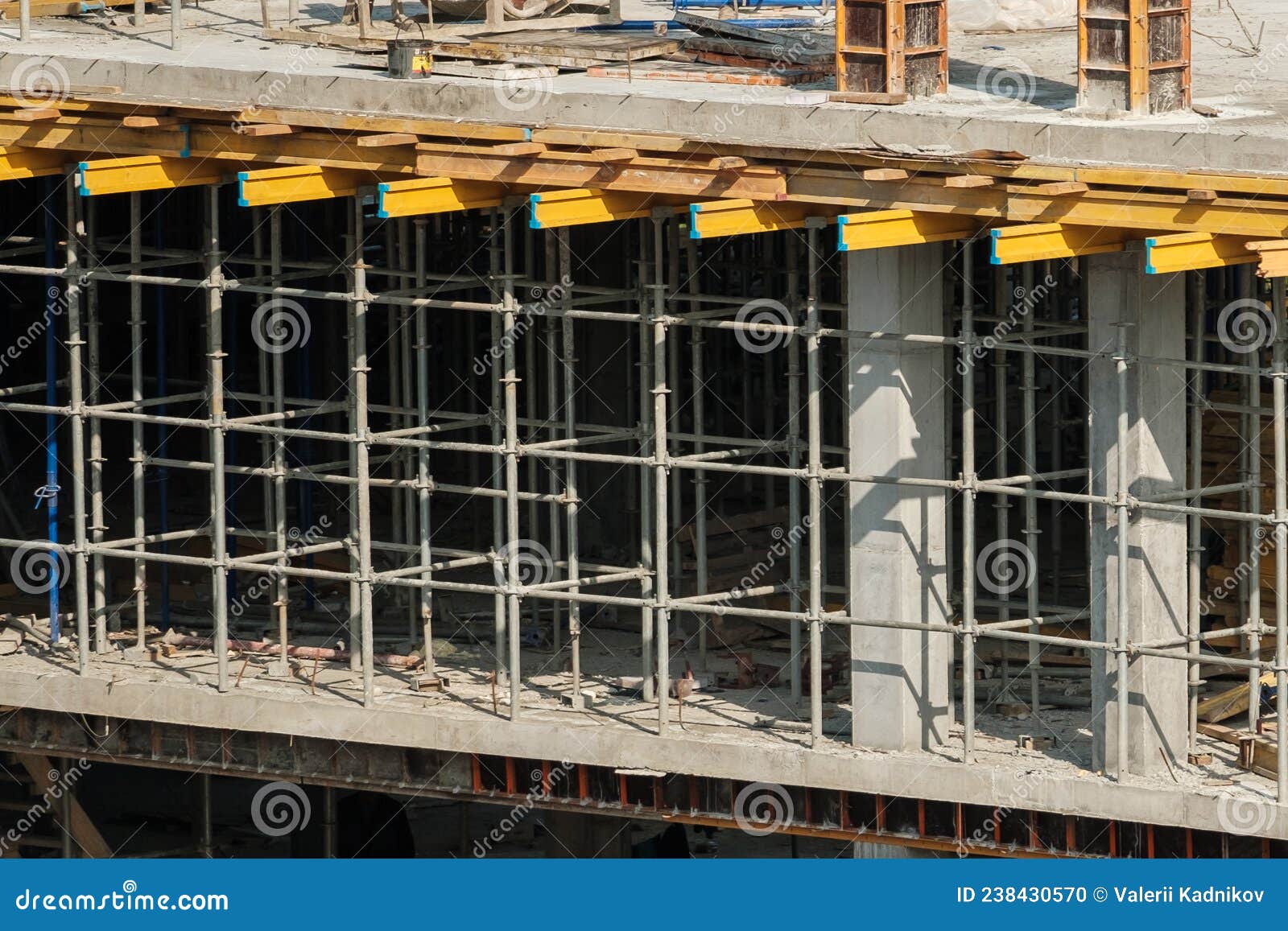 falsework used on skyscraper building