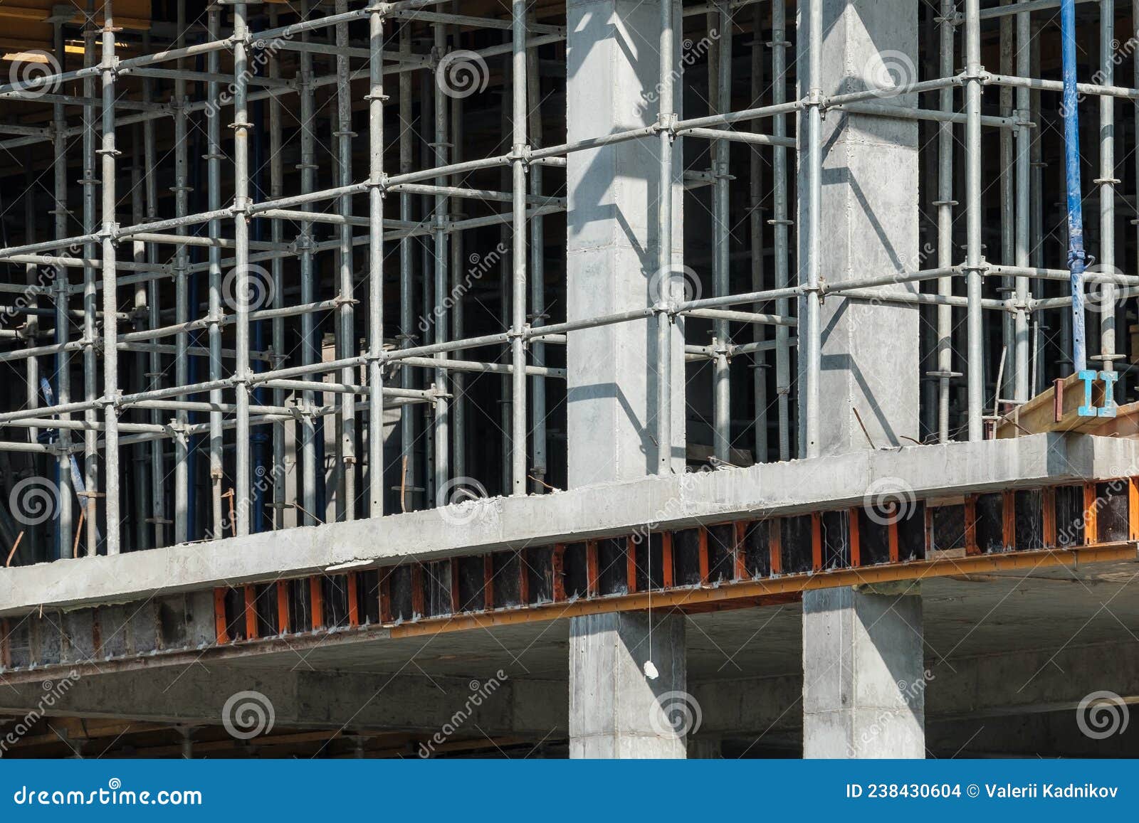 falsework used on skyscraper building