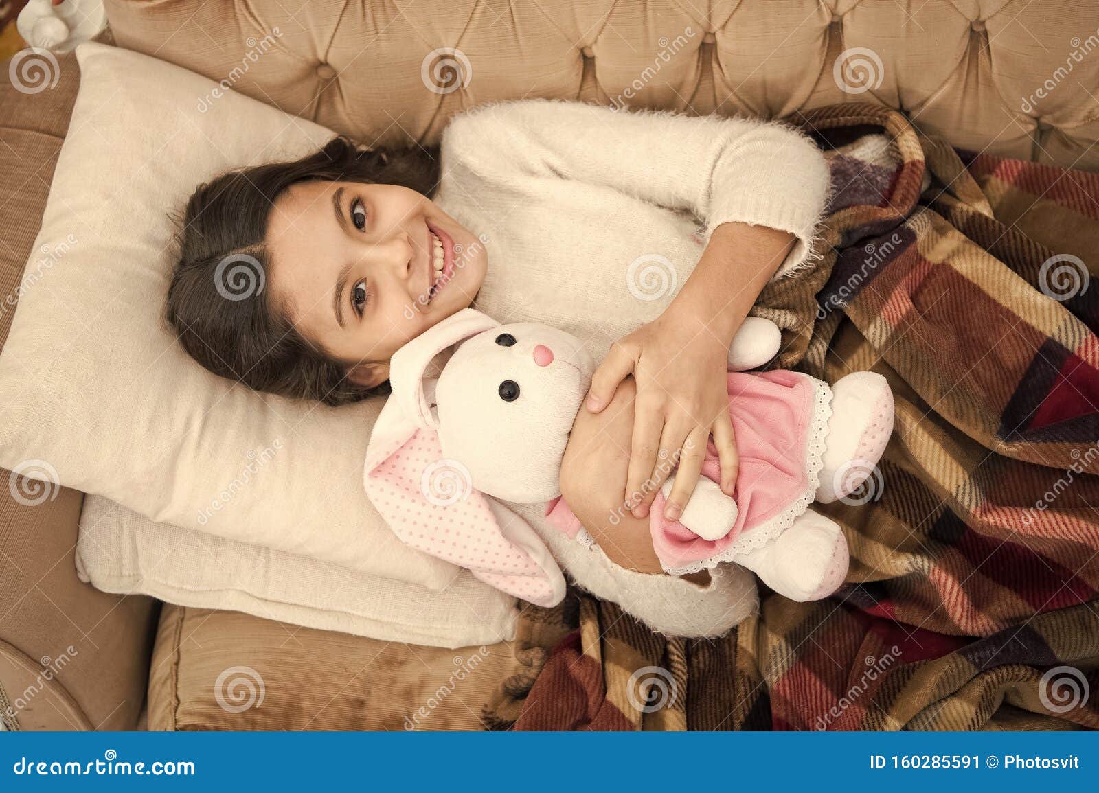 Família E Amor Dia Das Crianças Criança Bons Sonhos Bom Dia Cuidados Infantis Feliz Menina Dorme Na Cama Imagem de Stock - Imagem de partido, cuidado: 160285591 Família E Amor Dia Das Crianças Criança Bons Sonhos Bom Dia Cuidados Infantis Feliz Menina Dorme Na Cama Imagem de Stock - Imagem de partido, cuidado: 160285591