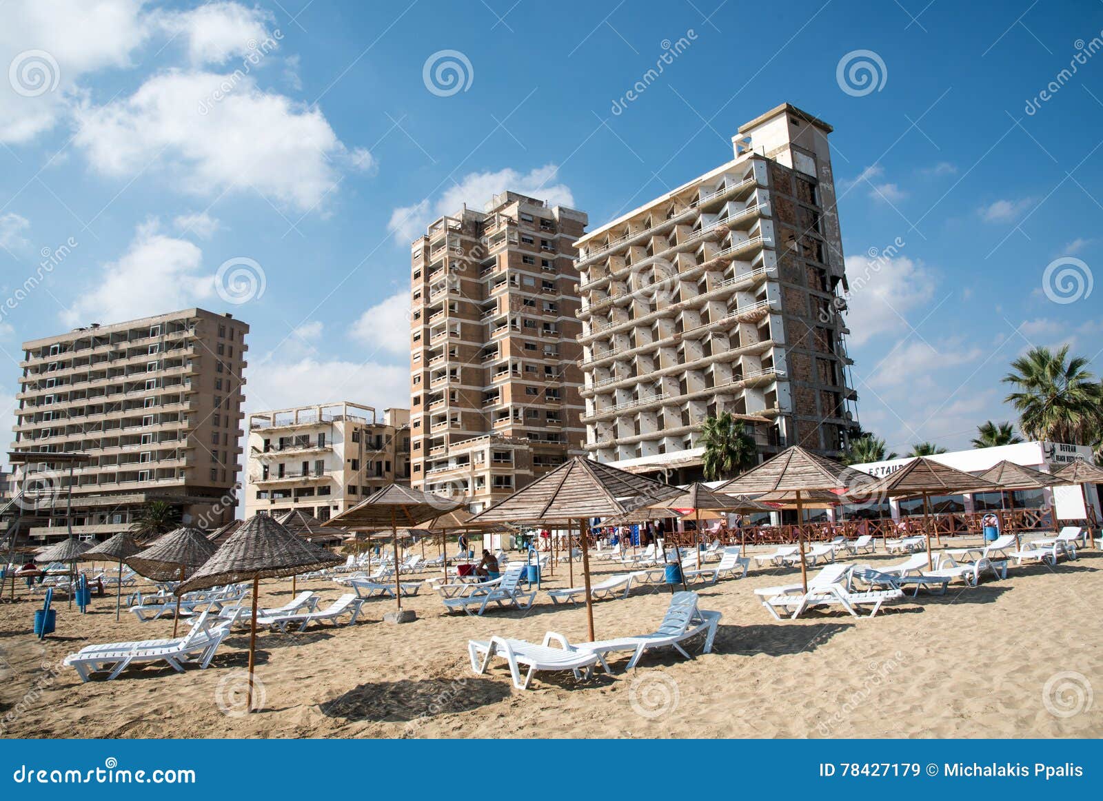 Famagusta Strand Und Verlassene Hotels Zypern Redaktionelles Stockbild Bild Von Zypern Ruinen