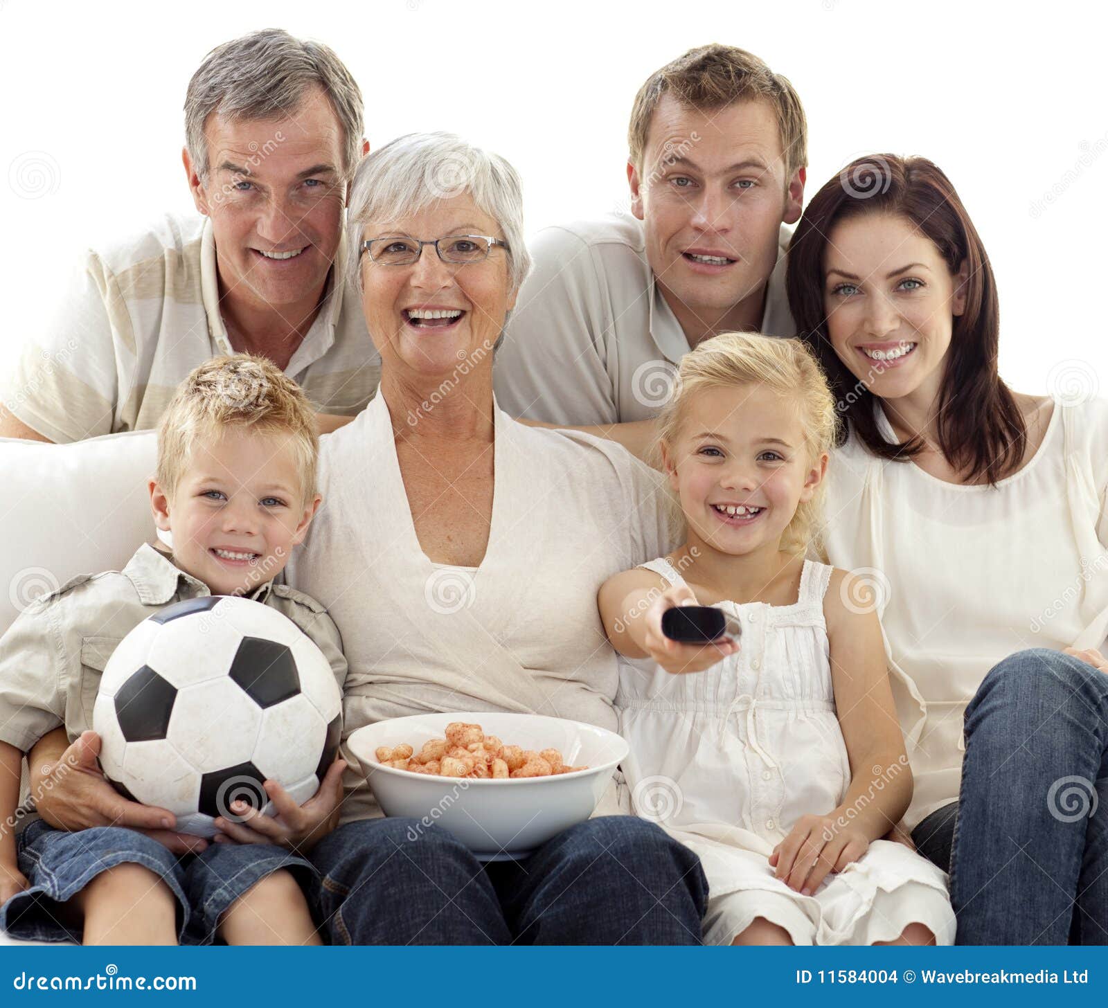 Famiglia Felice Che Guarda Una Partita Di Gioco Del Calcio Nel Paese Fotografia Stock Immagine Di Partita Guarda