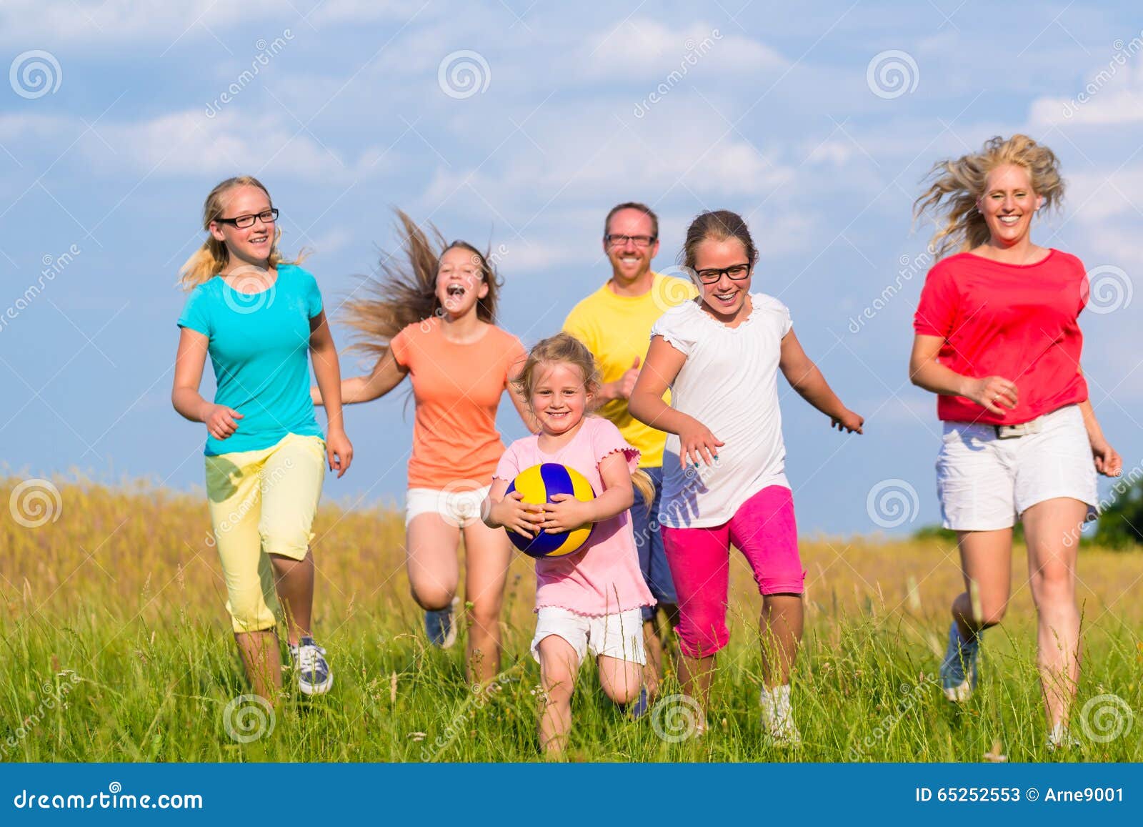 Juegos Que Se Juegan Con Pelota / Juegos Con Pelota Para Bebes Juegos Para Bebes Juegos Y ...