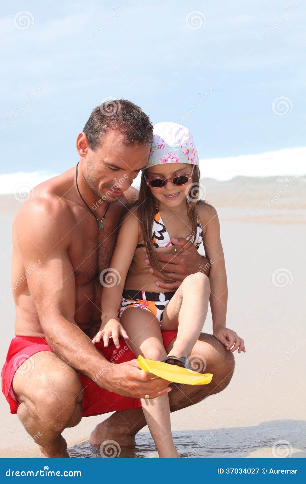 дочка с папой на голом пляже фото 26