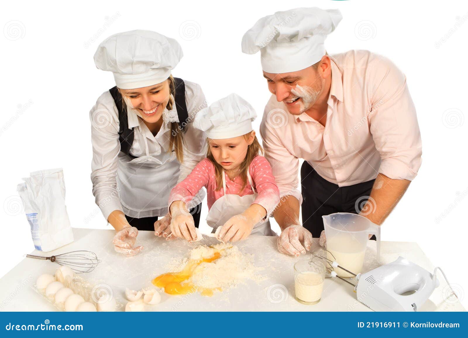 family-cooking-together-21916911.jpg