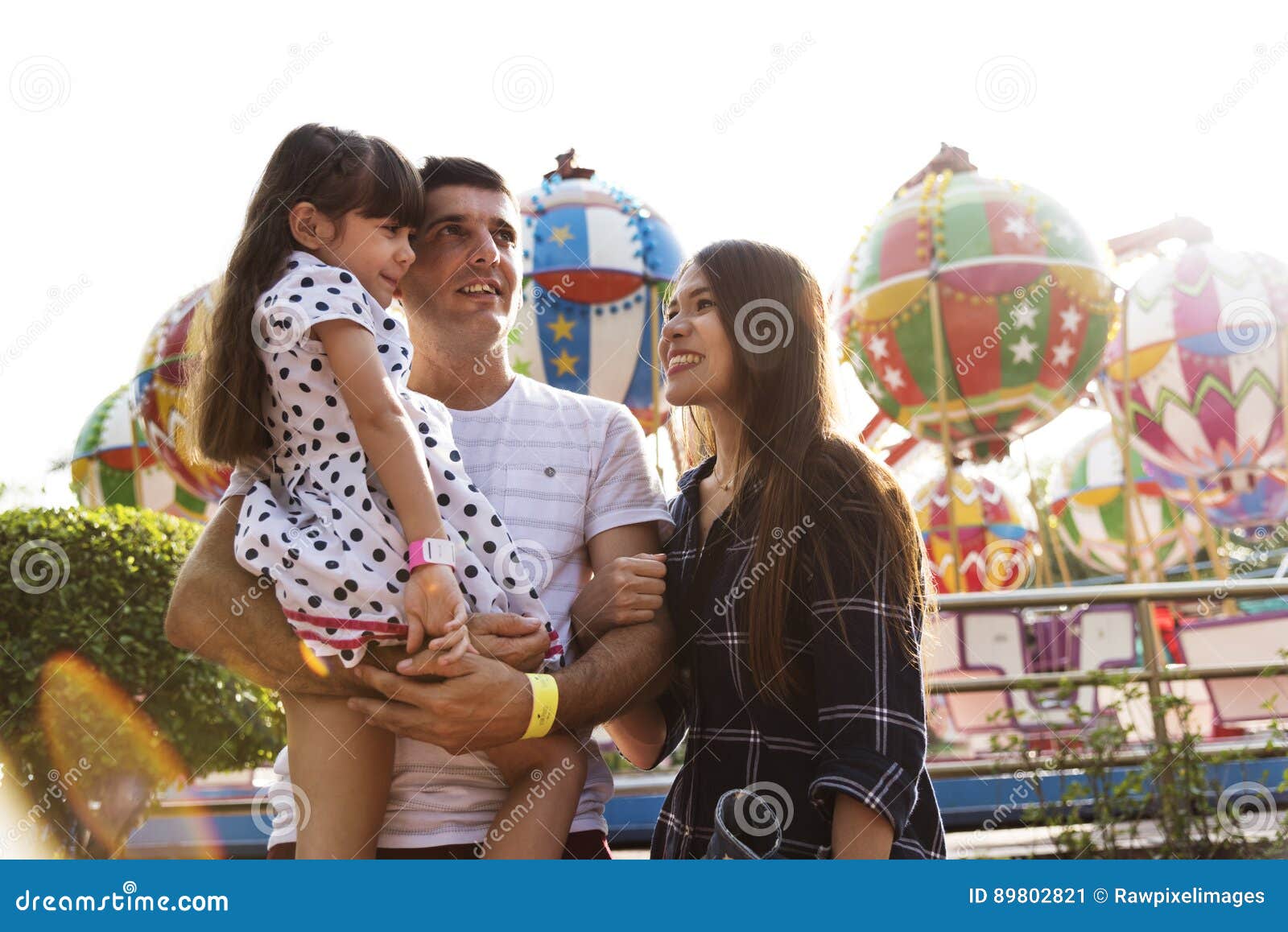 family holiday vacation amusement park togetherness
