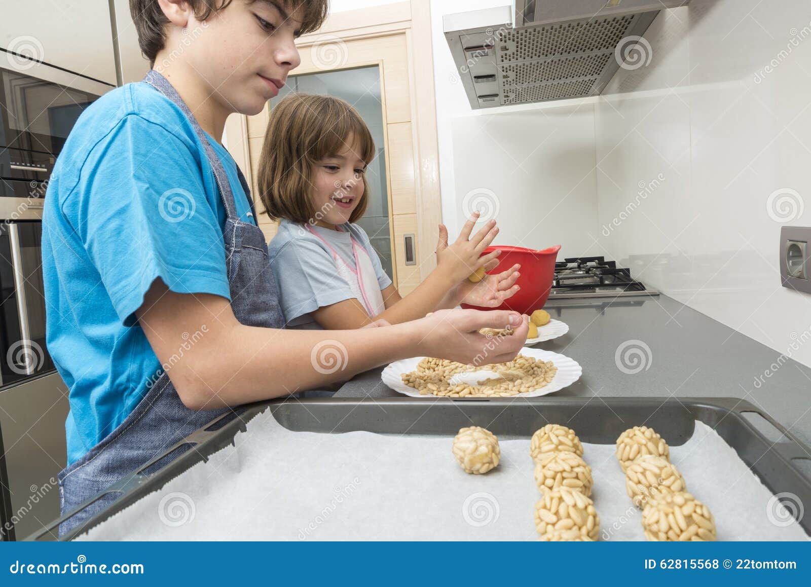 family preparing sweets in the kitchen