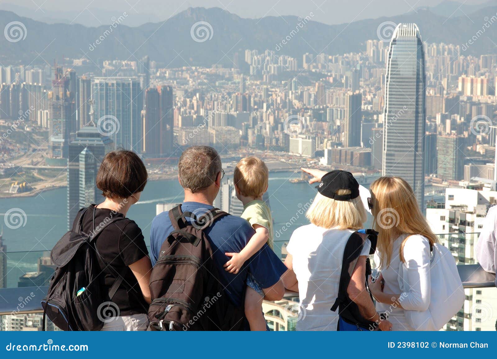 famly sightseeing hong kong