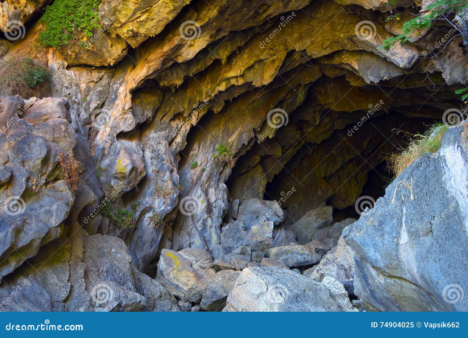 famous cave (cueva del gato) in benaojan, ronda, spain.