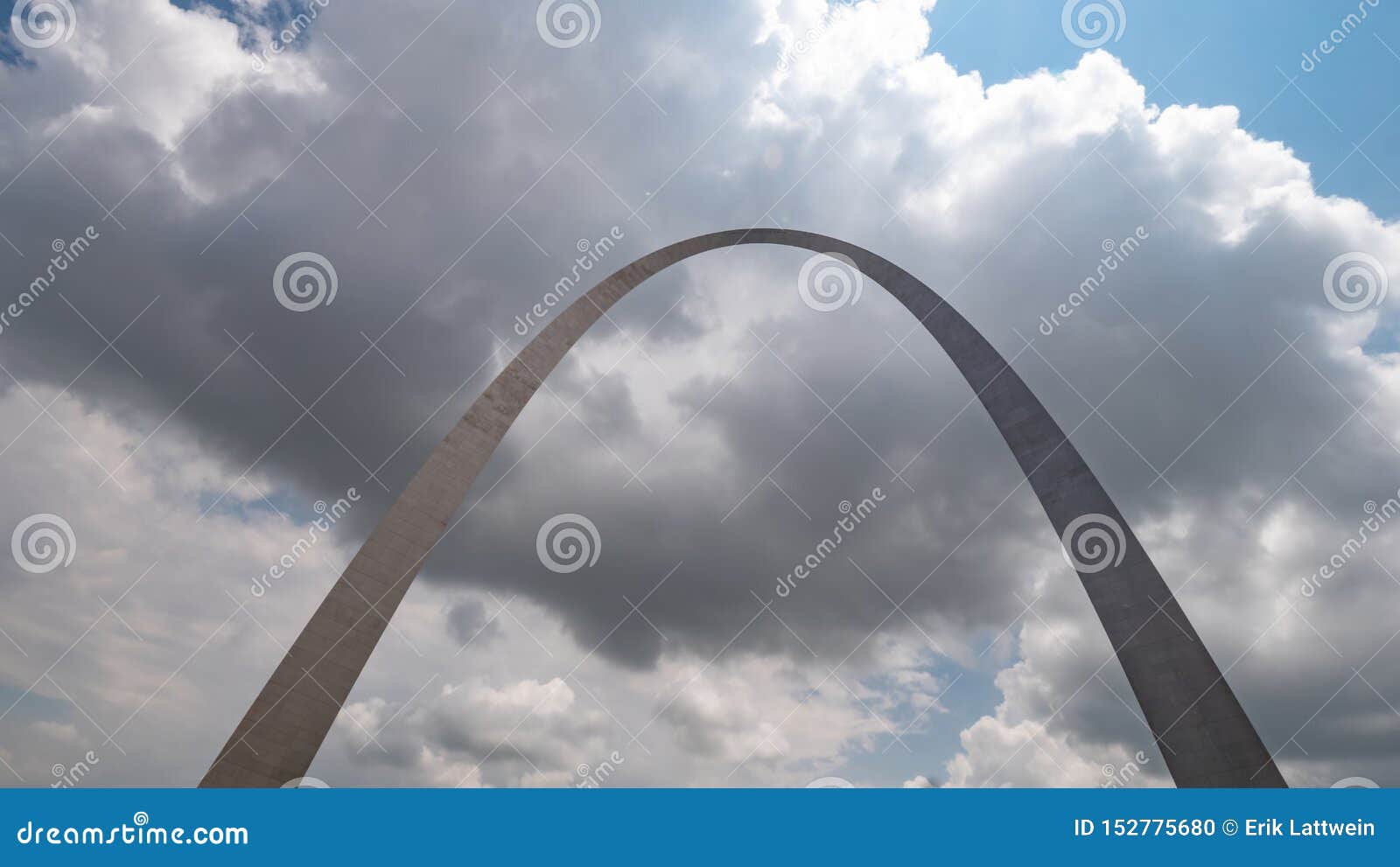 Famous Gateway Arch In St. Louis - ST. LOUIS, USA - JUNE 19, 2019 Editorial Image - Image of ...