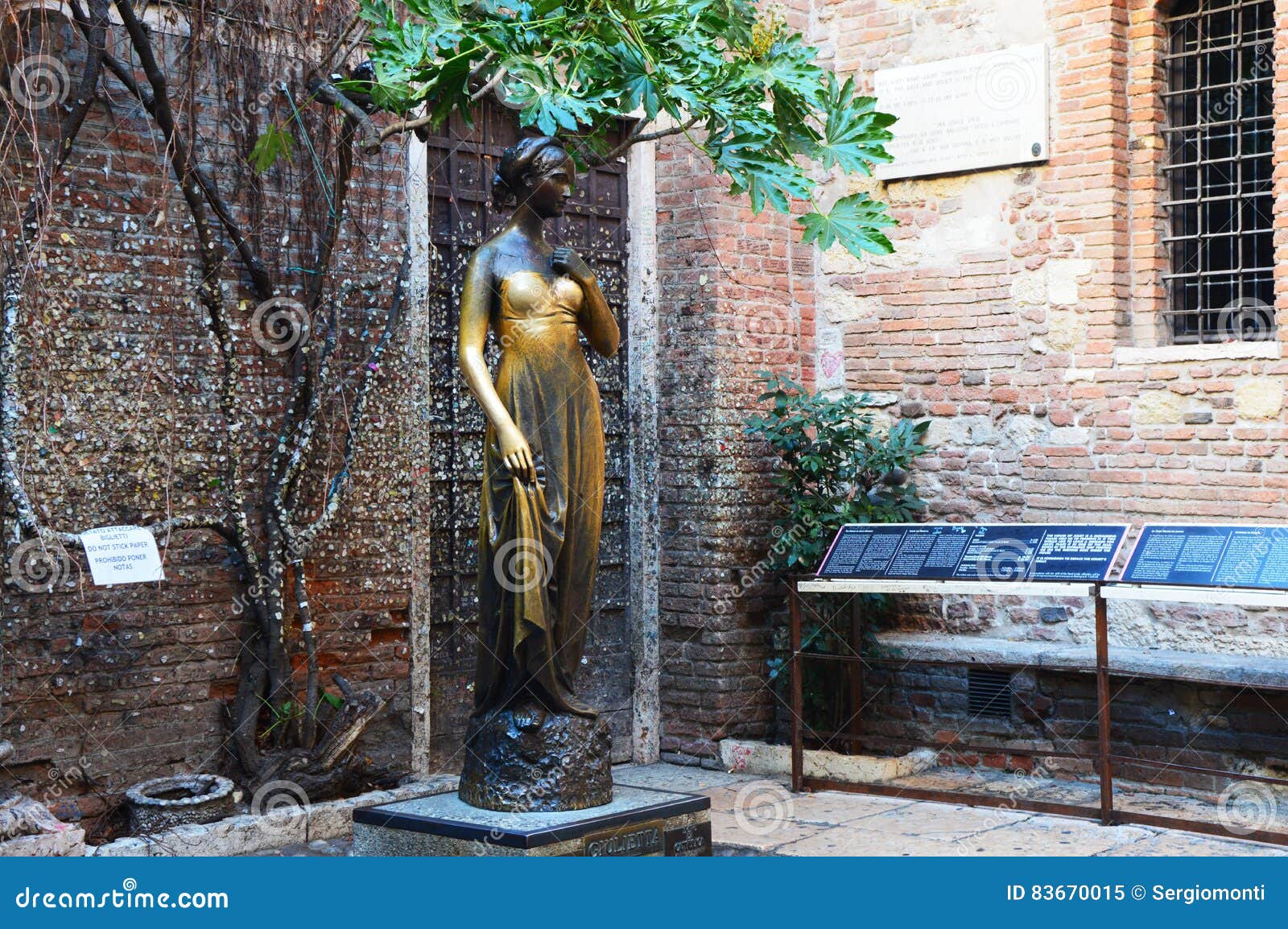 Very famous Juliet statue in Verona, Italy