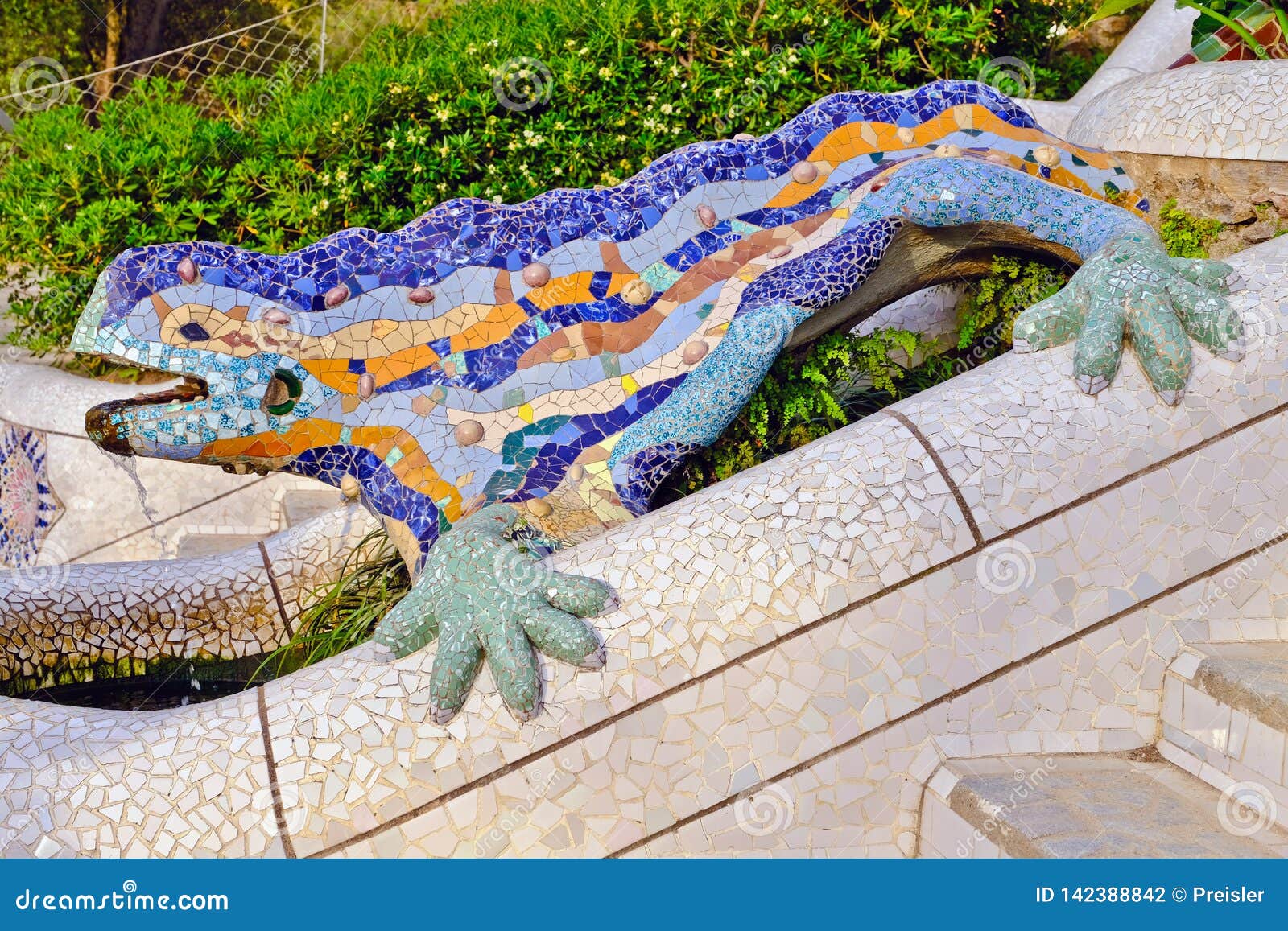 Famous Lizard Fountain In Park Guell Barcelona Stock Photo Image Of Dragon Masterpiece