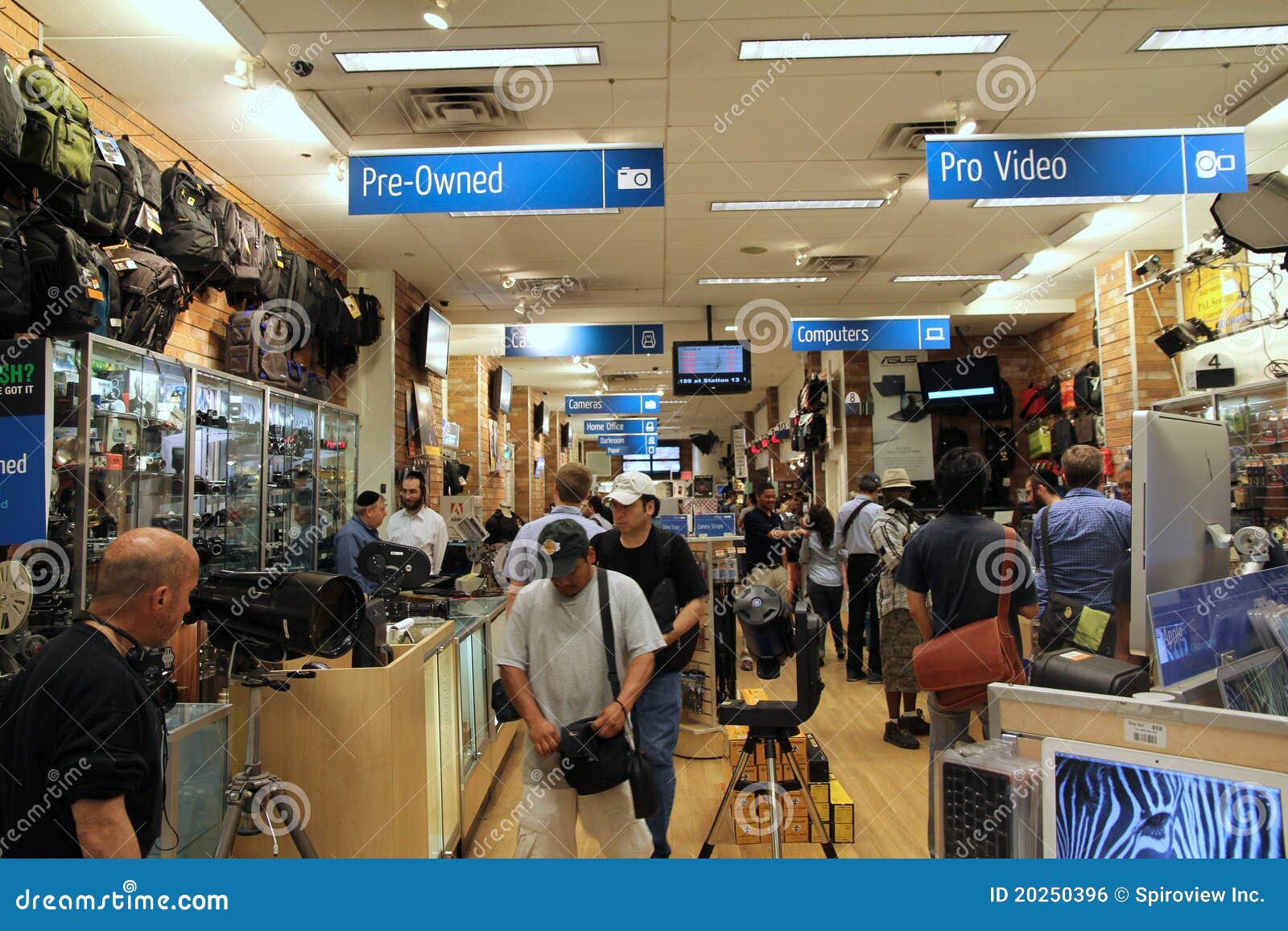 Famous Manhattan Camera Store Editorial Photo Image of tourist, shop