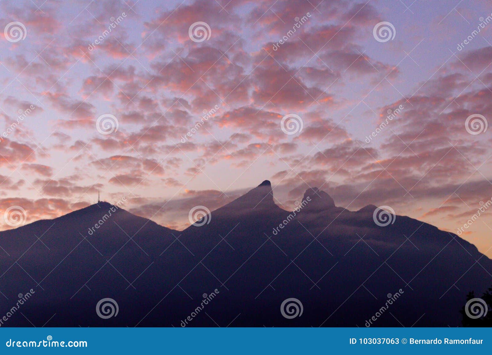 famous mountain in monterrey mexico called cerro de la silla