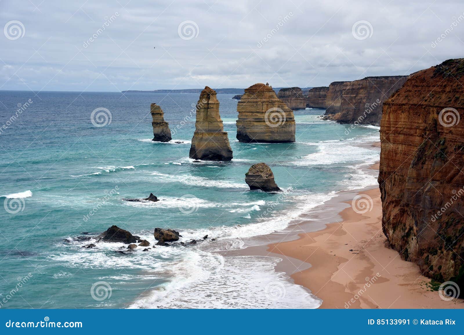 the-famous-rock-formations-called-twelve-apostles-on-great-ocean-road