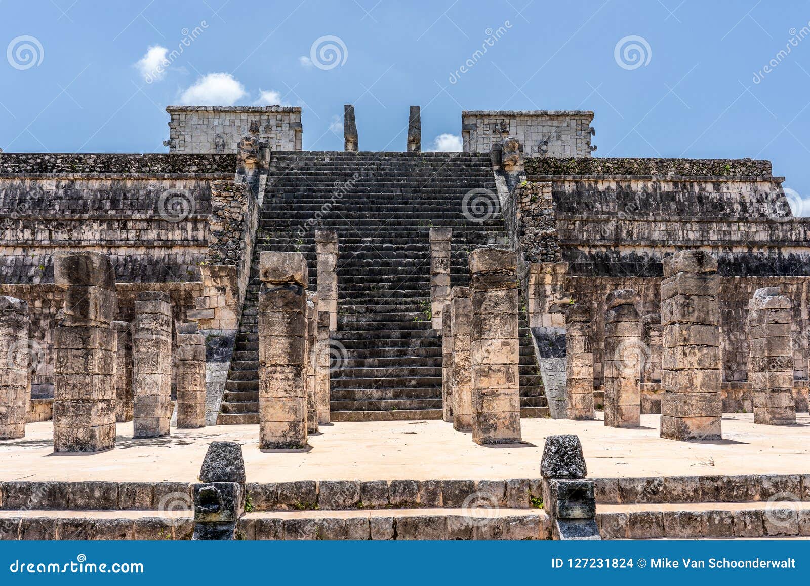 the famous temple of chichÃÂ©n itzÃÂ¡ in mexico