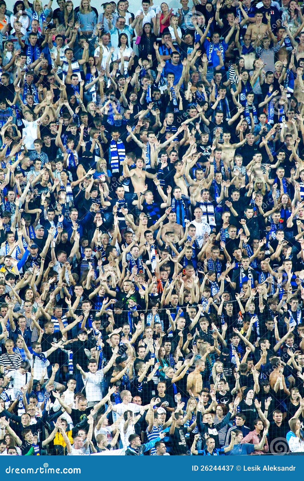 ODESSA, UKRAINA SIERPIEŃ - 219, 2012: Fan piłki nożnej przy dopasowaniem między Shakhtar Donetsk i Chernomorets Odessa. Mistrzostwo Sierpień 19, 2012 w Odessa, Ukraina