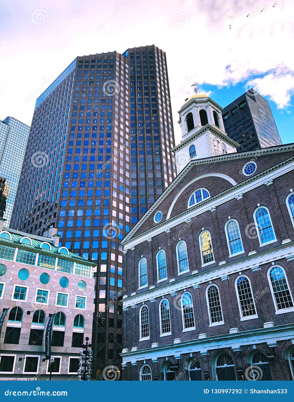 abercrombie faneuil hall hours