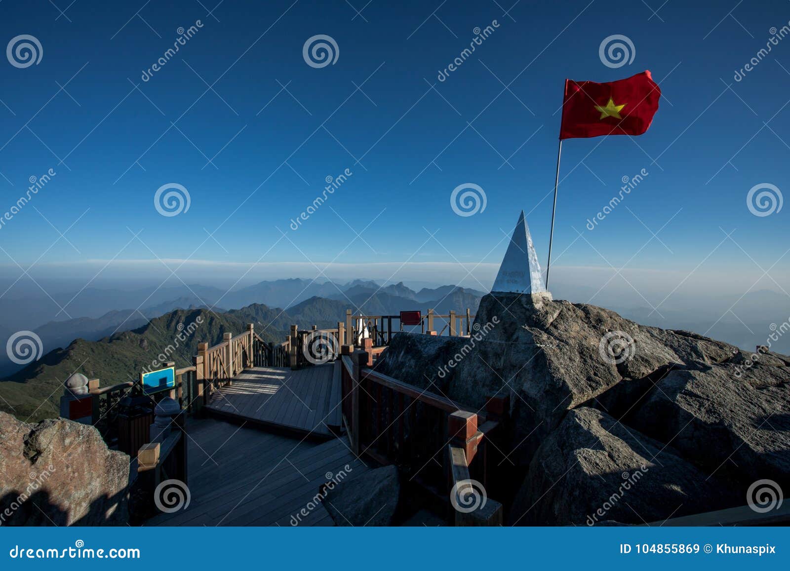 fansipan summit highest mountain peak of indochina sapa lao cai