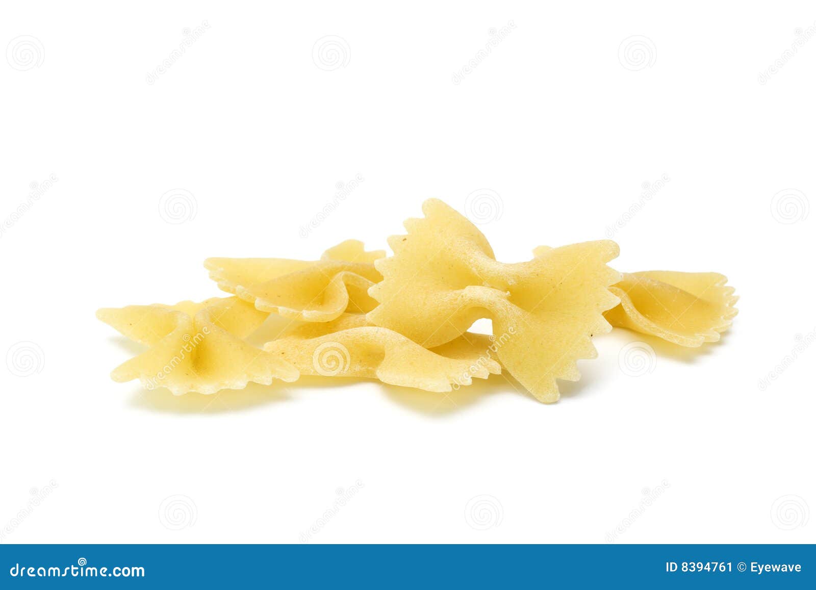 Farfalle isolerad pasta