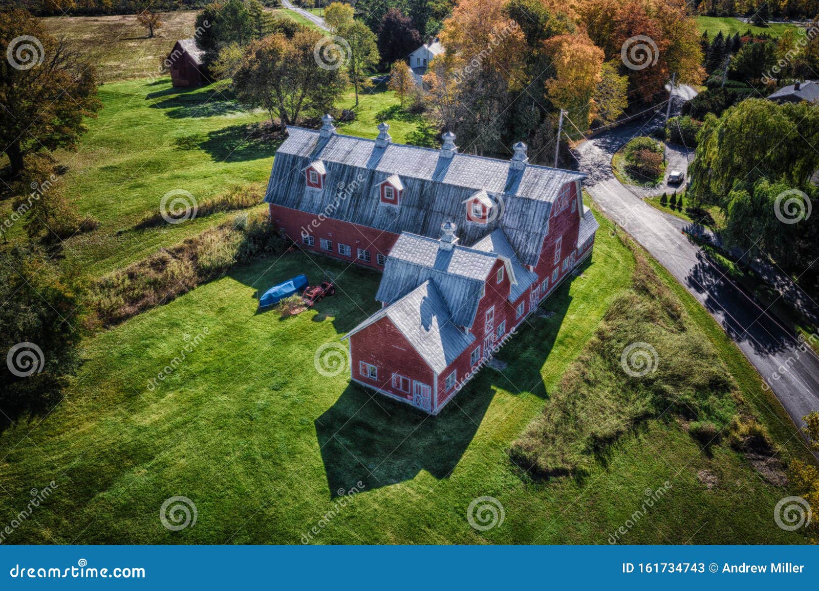 Farm in Vermont in fall stock image. Image of sunny 161734743