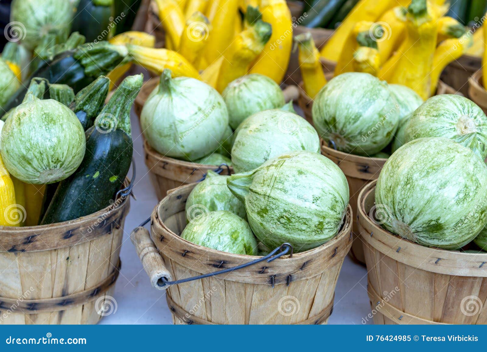 farmers market fruits and vegetables