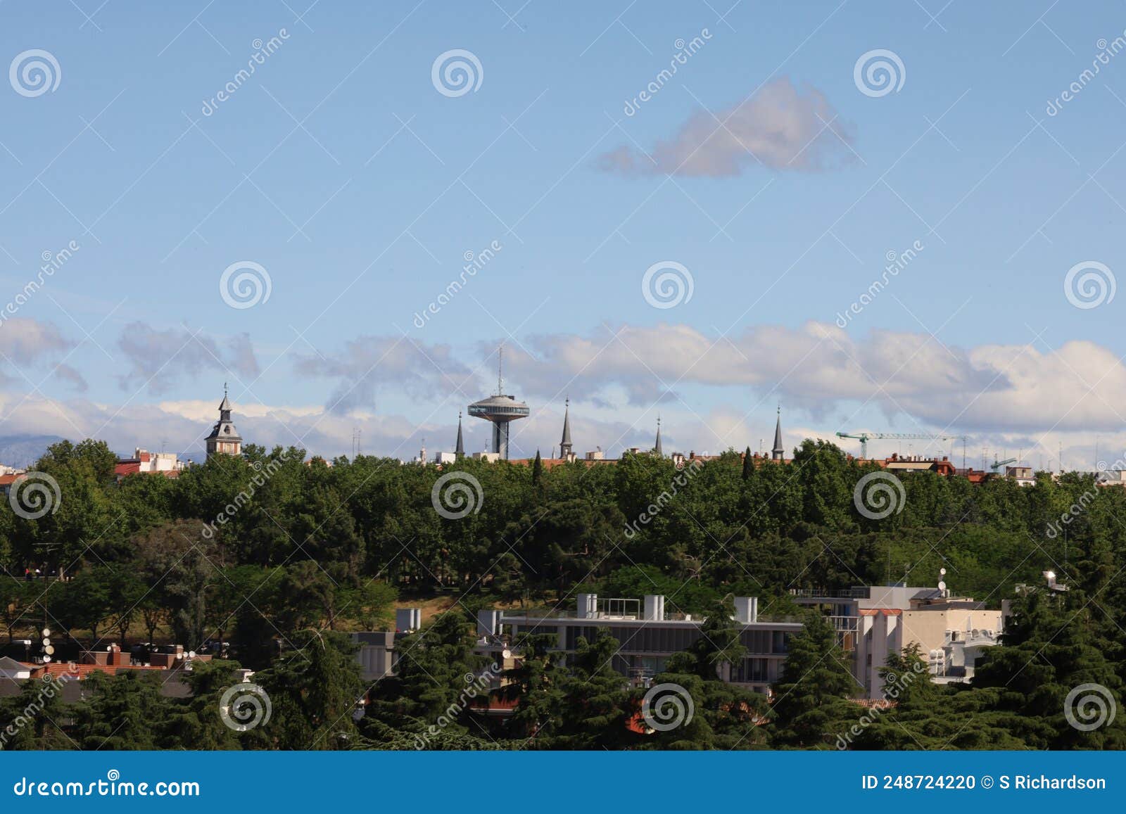 looking towards the fara de moncloa from real palacio