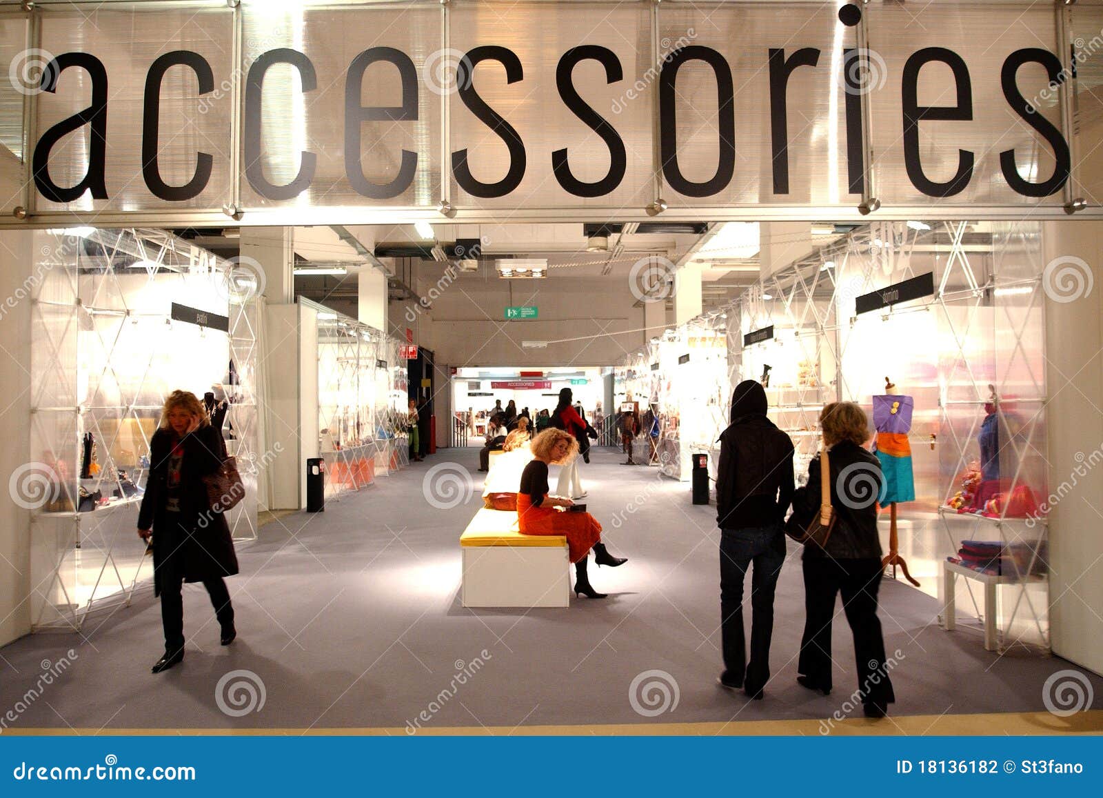 FASHION editorial photography. Image of fashion, manifacture 18136182