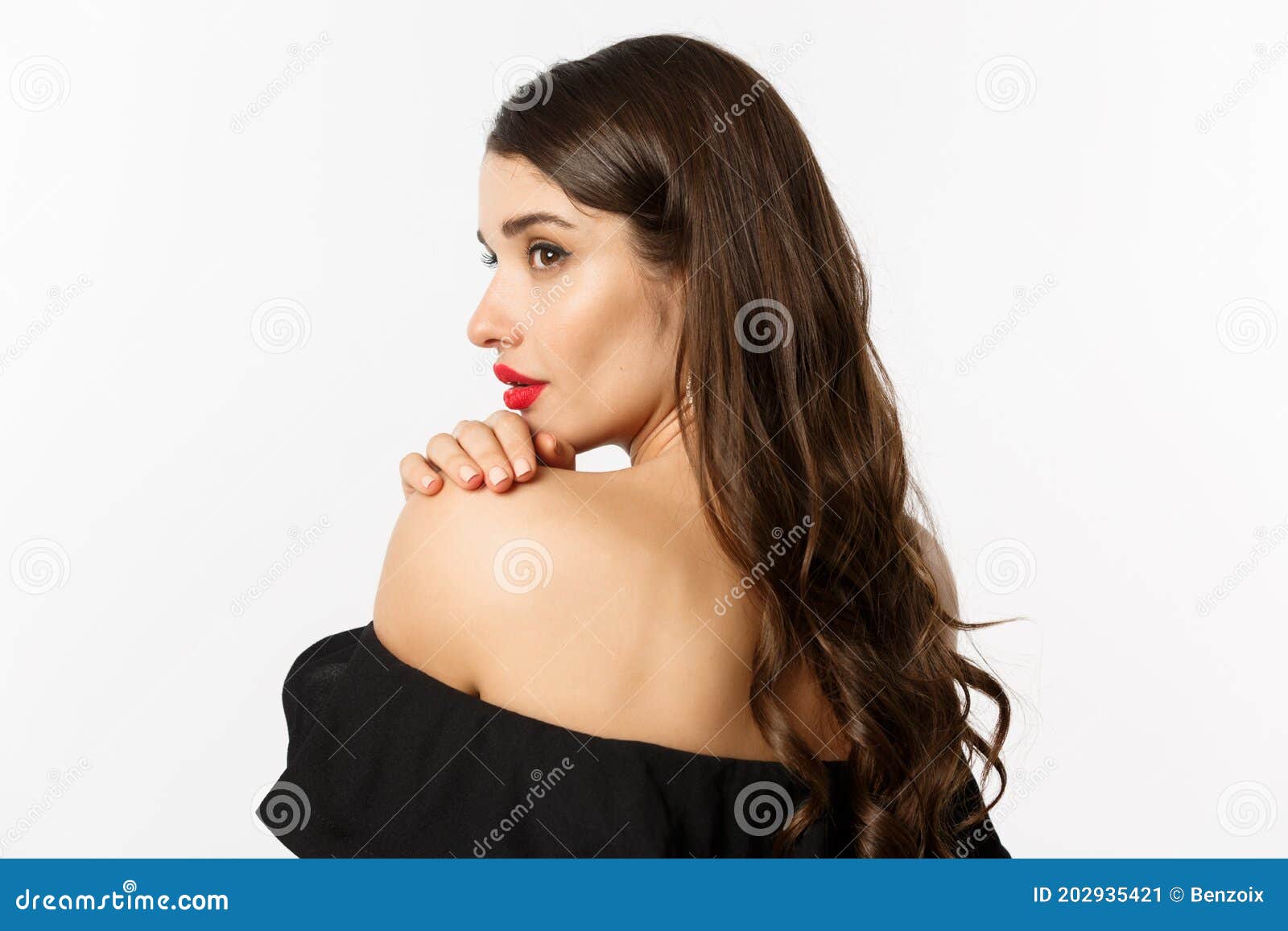 Fashion And Beauty Concept Elegant Woman Leaning On Shoulder And Gazing Aside With Sensual 