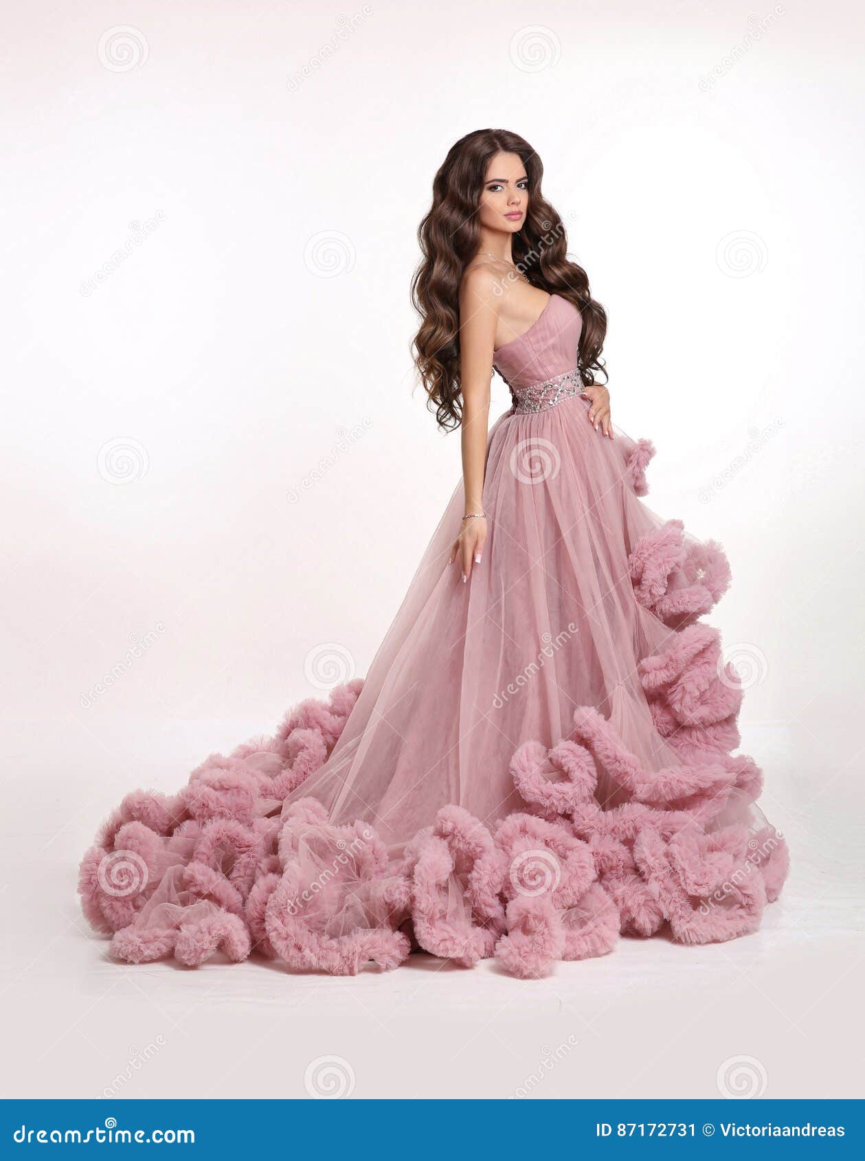 Pink Flower Net princess type Prewedding gown at Rs 3500 | Wedding Gown in  Surat | ID: 2852623619848