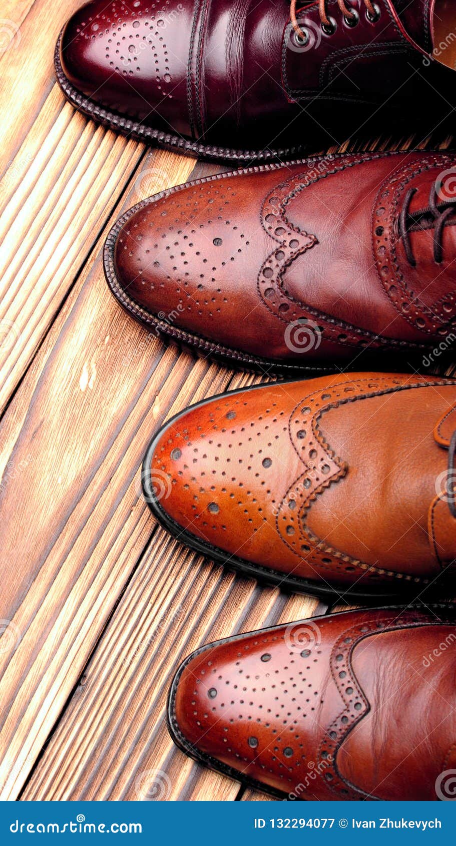 fashion classical polished men`s brown oxford brogues.top view.