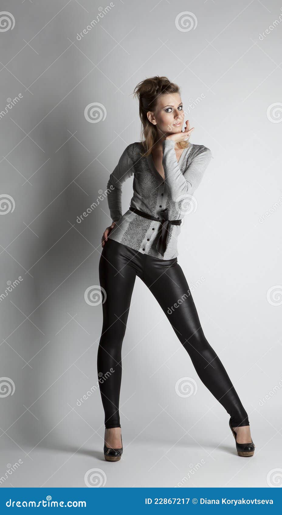 Fashion Girl Posing In Studio Royalty Free Stock 