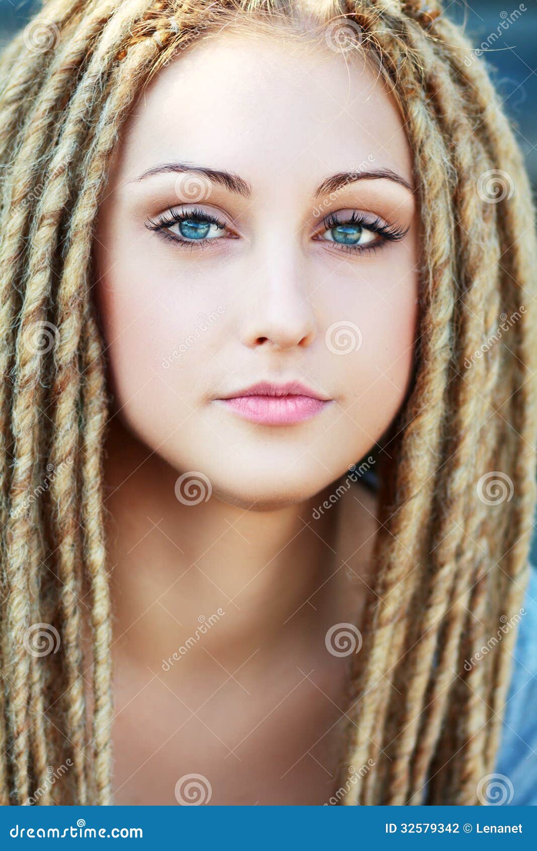 fashion hairstyle dreads dreadlocks beauty woman face 32579342