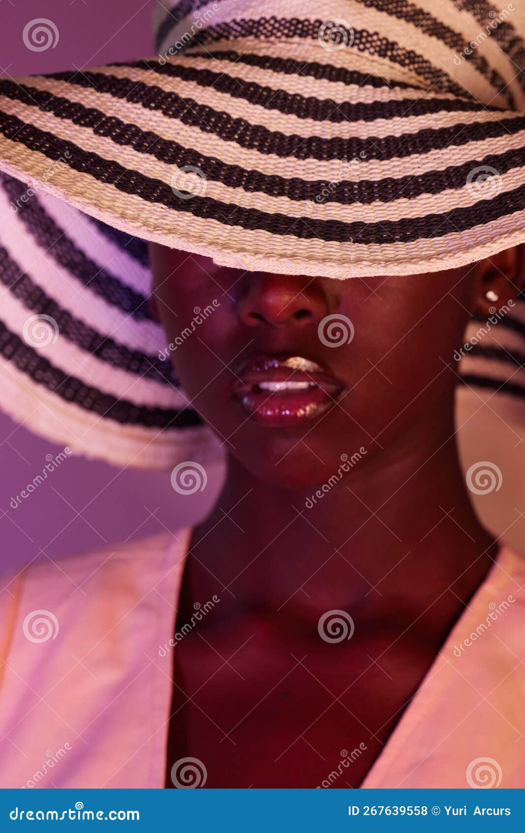 11,170 Sun Hat Black Woman Stock Photos - Free & Royalty-Free Stock Photos  from Dreamstime - Page 7