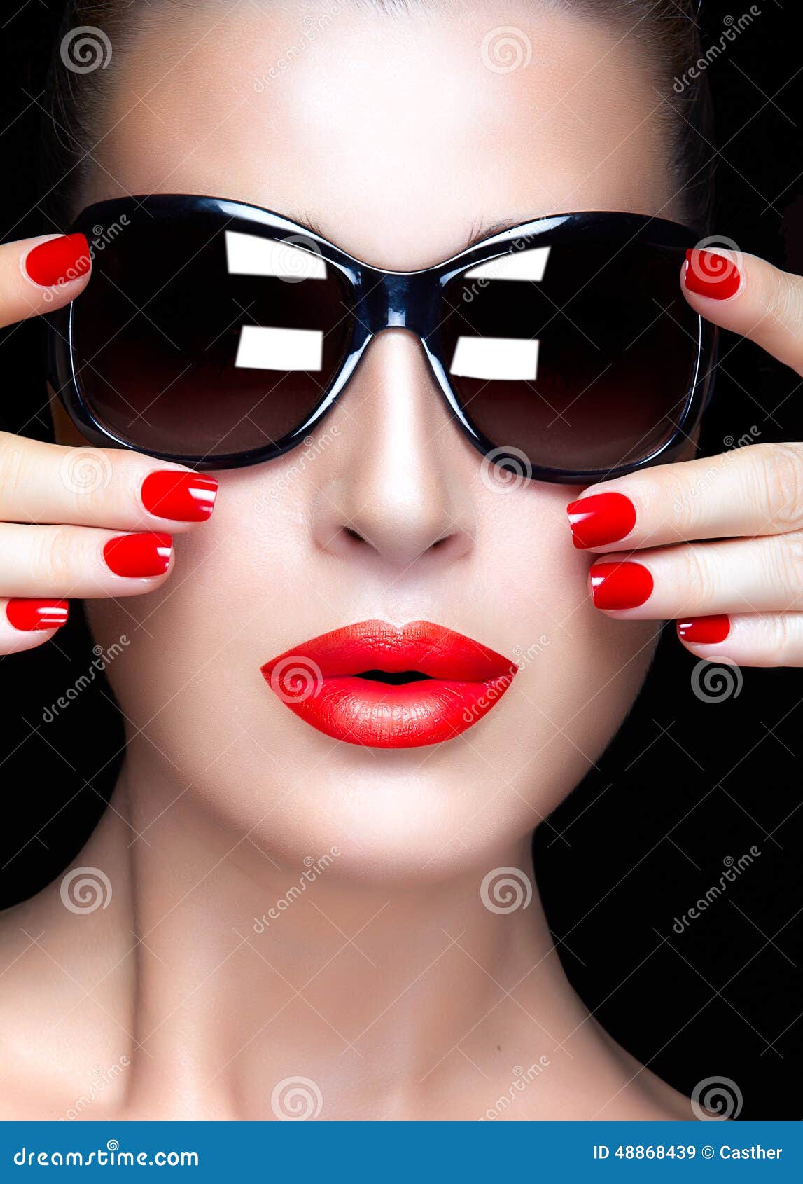 Fashion Model Woman in Black Oversized Sunglasses. Bright Makeup Stock ...