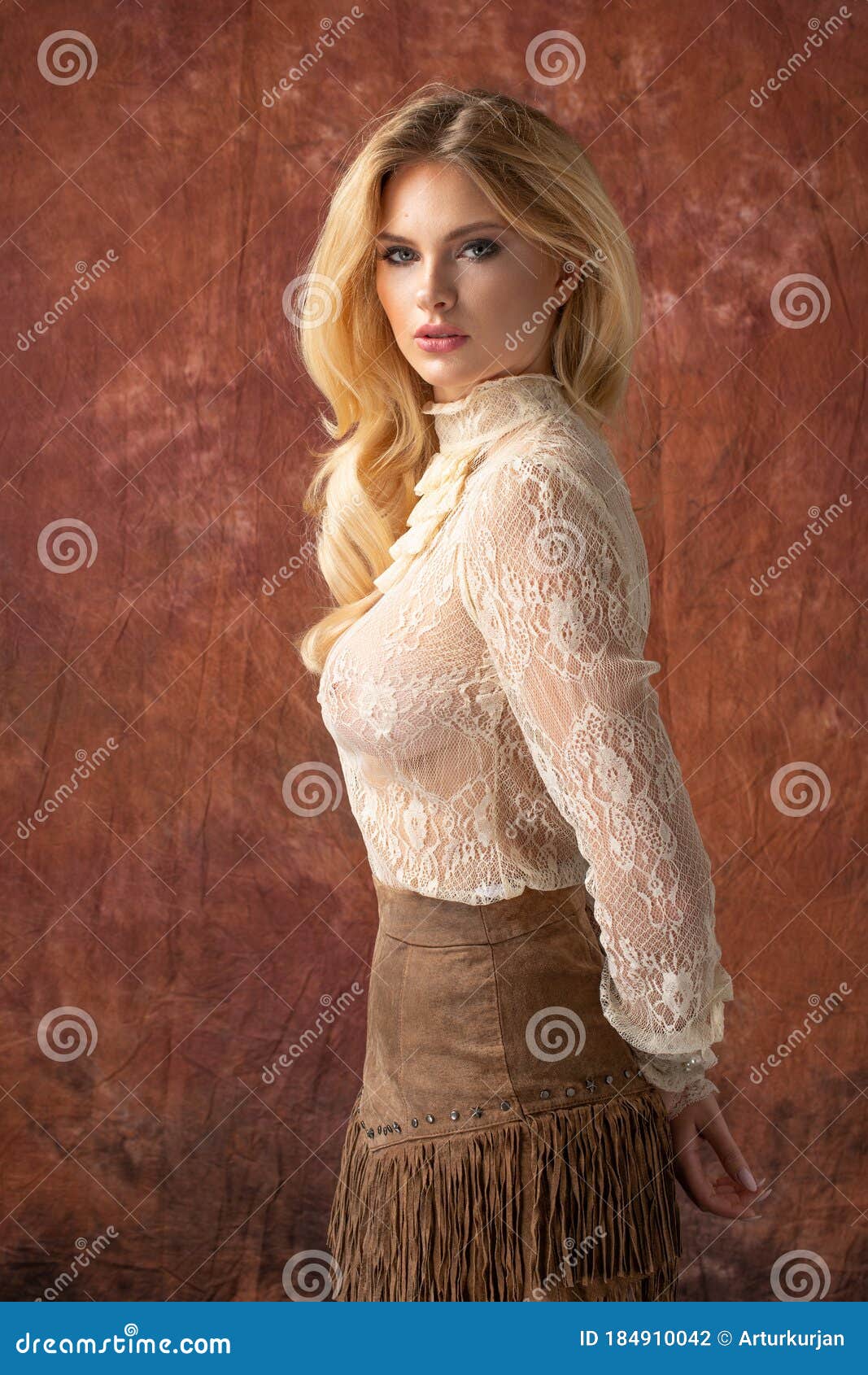 https://thumbs.dreamstime.com/z/fashion-photo-beautiful-elegant-young-woman-184910042.jpg