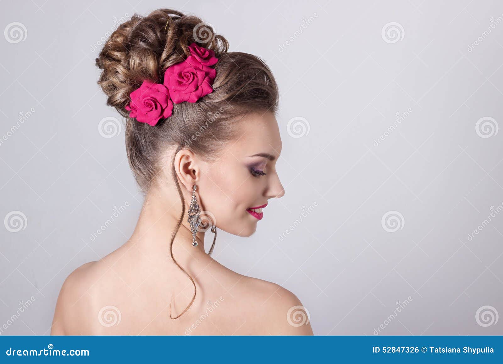 15 Elegant Hairstyles for Women  Pretty Designs