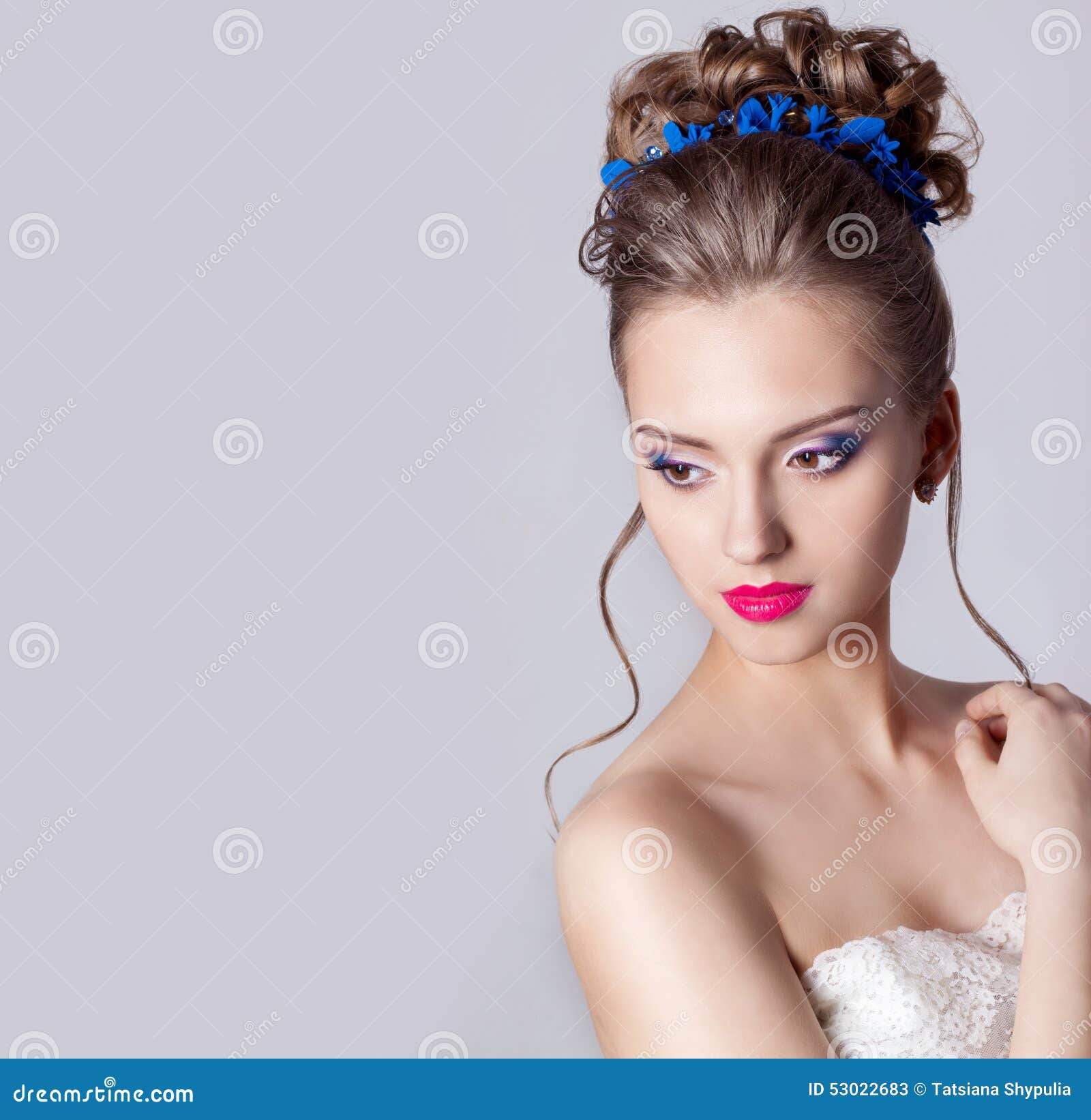 Fashion Portrait of a Beautiful Attractive Girl with a Gentle Elegant ...