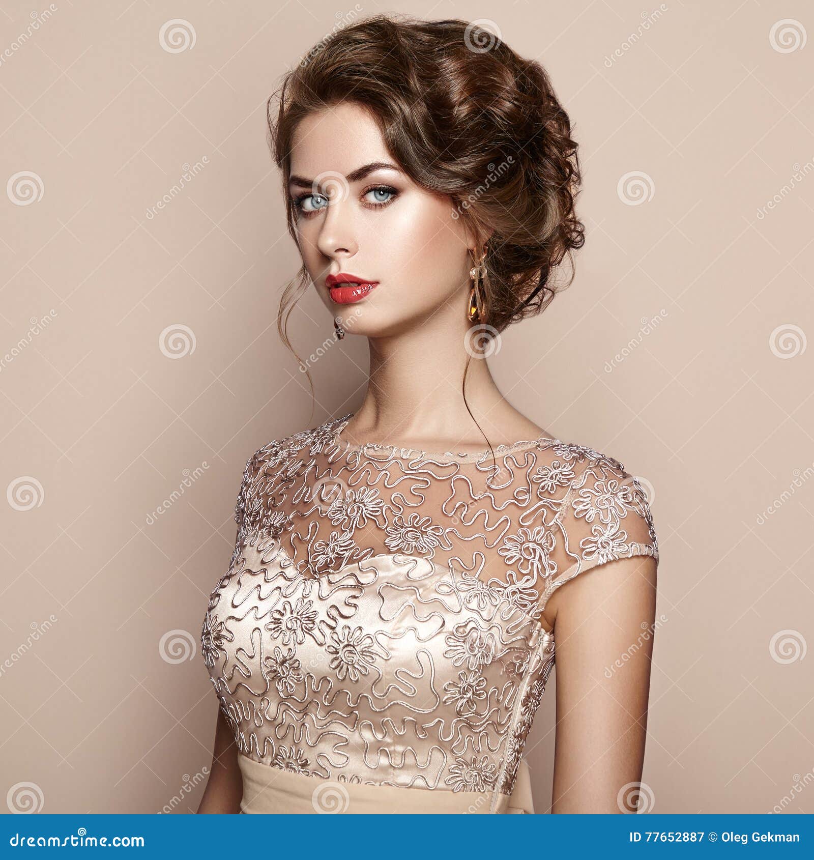https://thumbs.dreamstime.com/z/fashion-portrait-beautiful-woman-elegant-dress-girl-hairstyle-jewelry-77652887.jpg