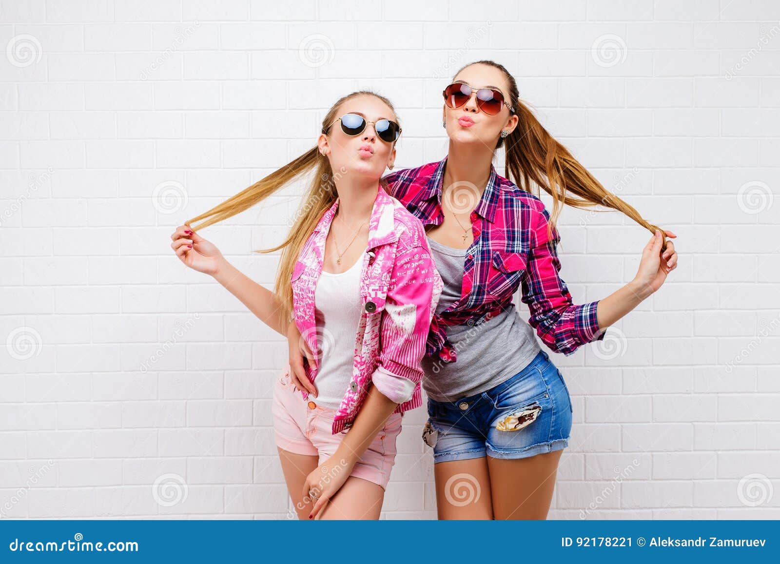 1,737,664 Mujeres En Ropa Interior Images, Stock Photos, 3D objects, &  Vectors | Shutterstock