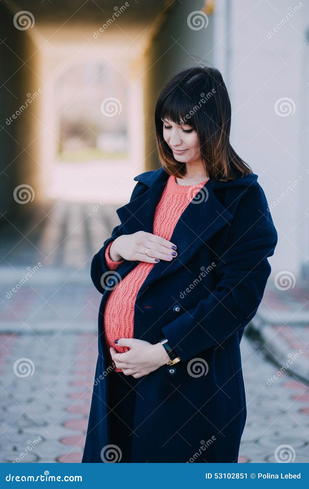 Fashion Pregnant Woman Having A Walk On The Street Stock Image Image Of Autumn Belly 53102851