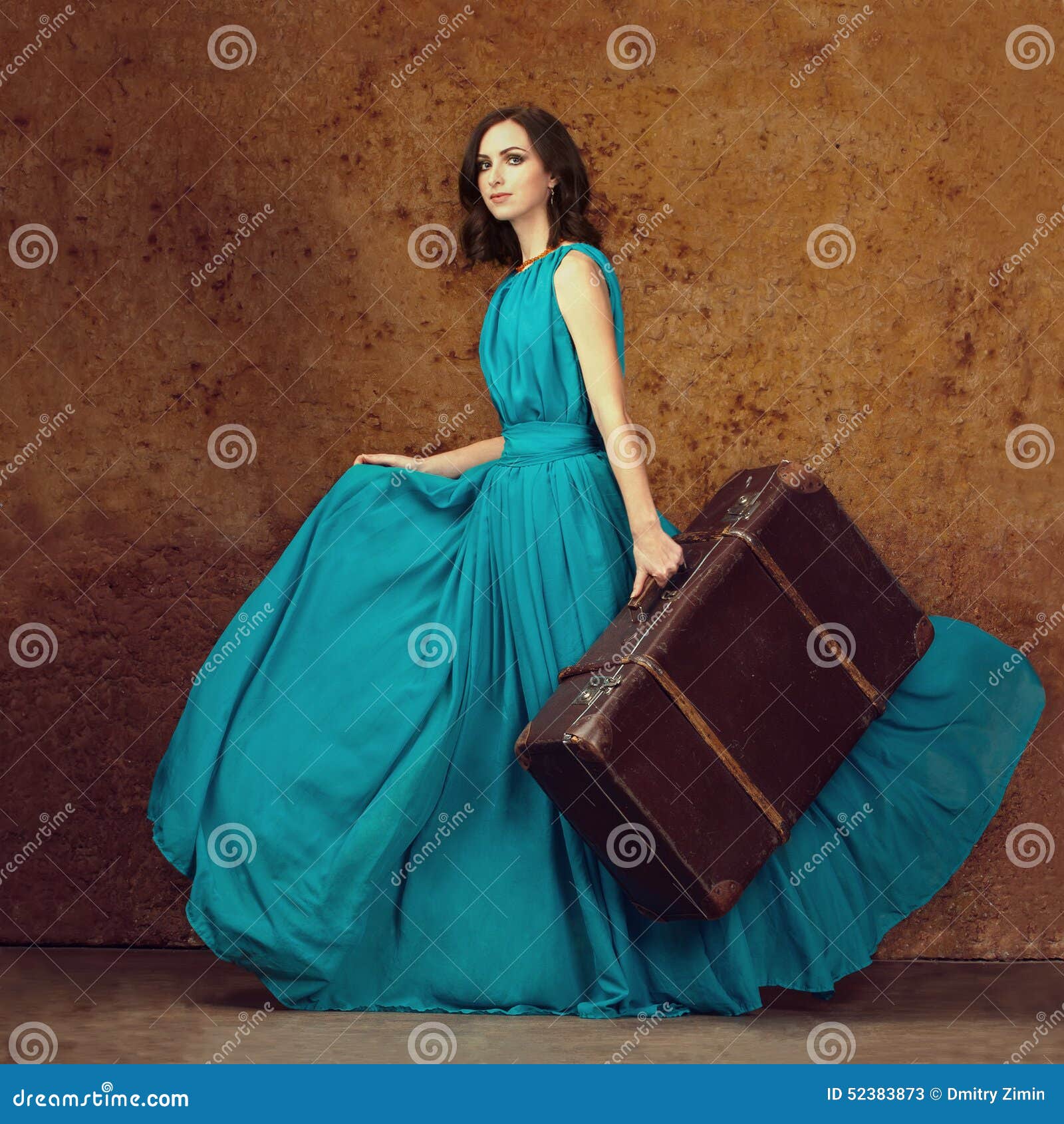 14,602 Woman Clothes Suitcase Stock Photos - Free & Royalty-Free