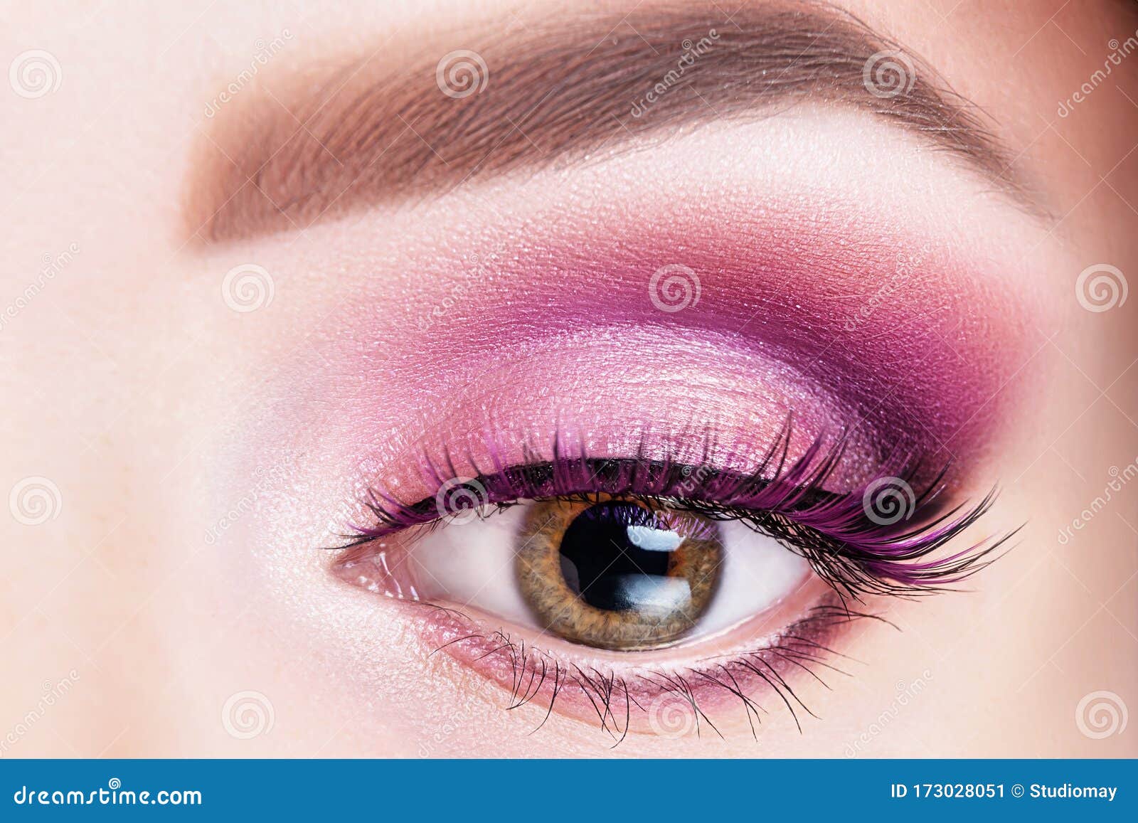 Beautiful fancy makeup up close - Stock Photo [31022634] - PIXTA