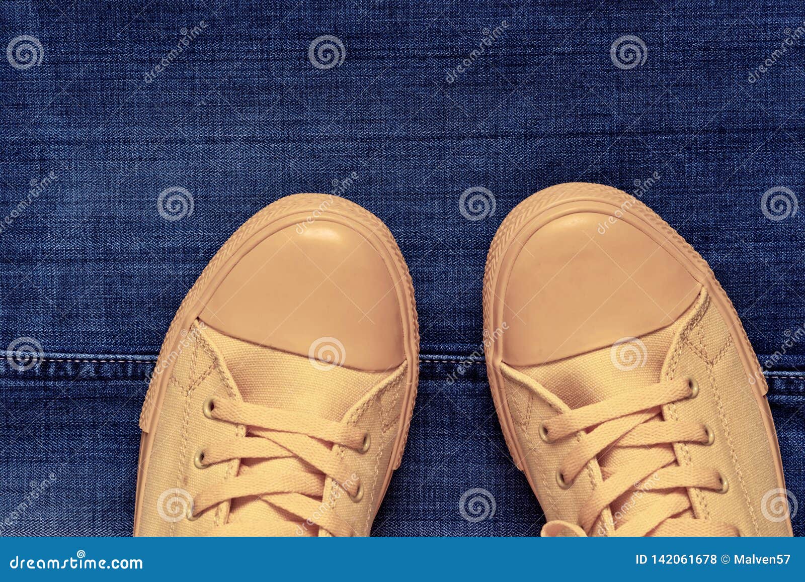 Pris vores Generel Fashionable Gym Shoes Closeup on a Jeans Background Stock Photo - Image of  jeans, rubber: 142061678