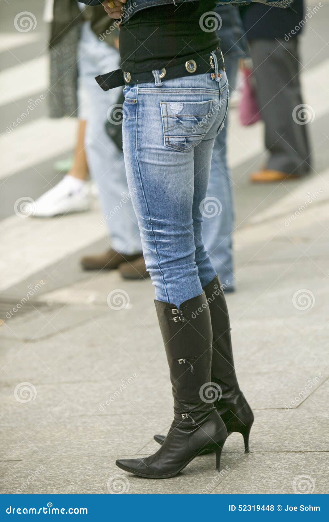 Tight Jeans Boots