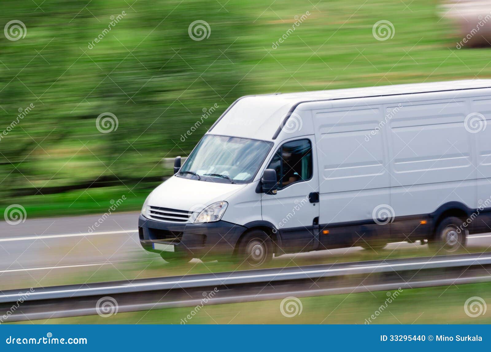 fast-white-van-very-driving-delivering-goods-33295440.jpg