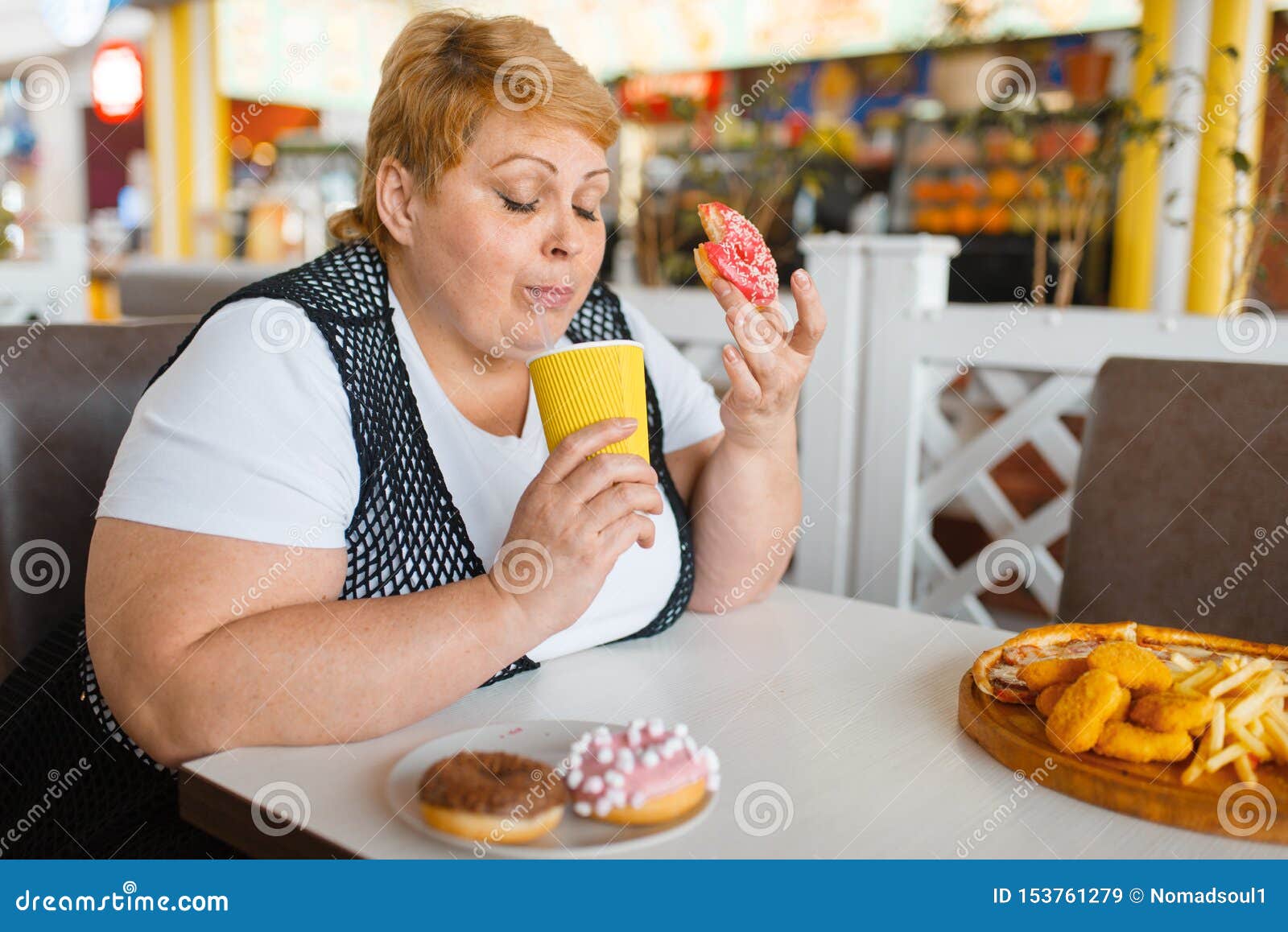 Fat woman eating donuts - Porn tube Lesbian milf licks ass