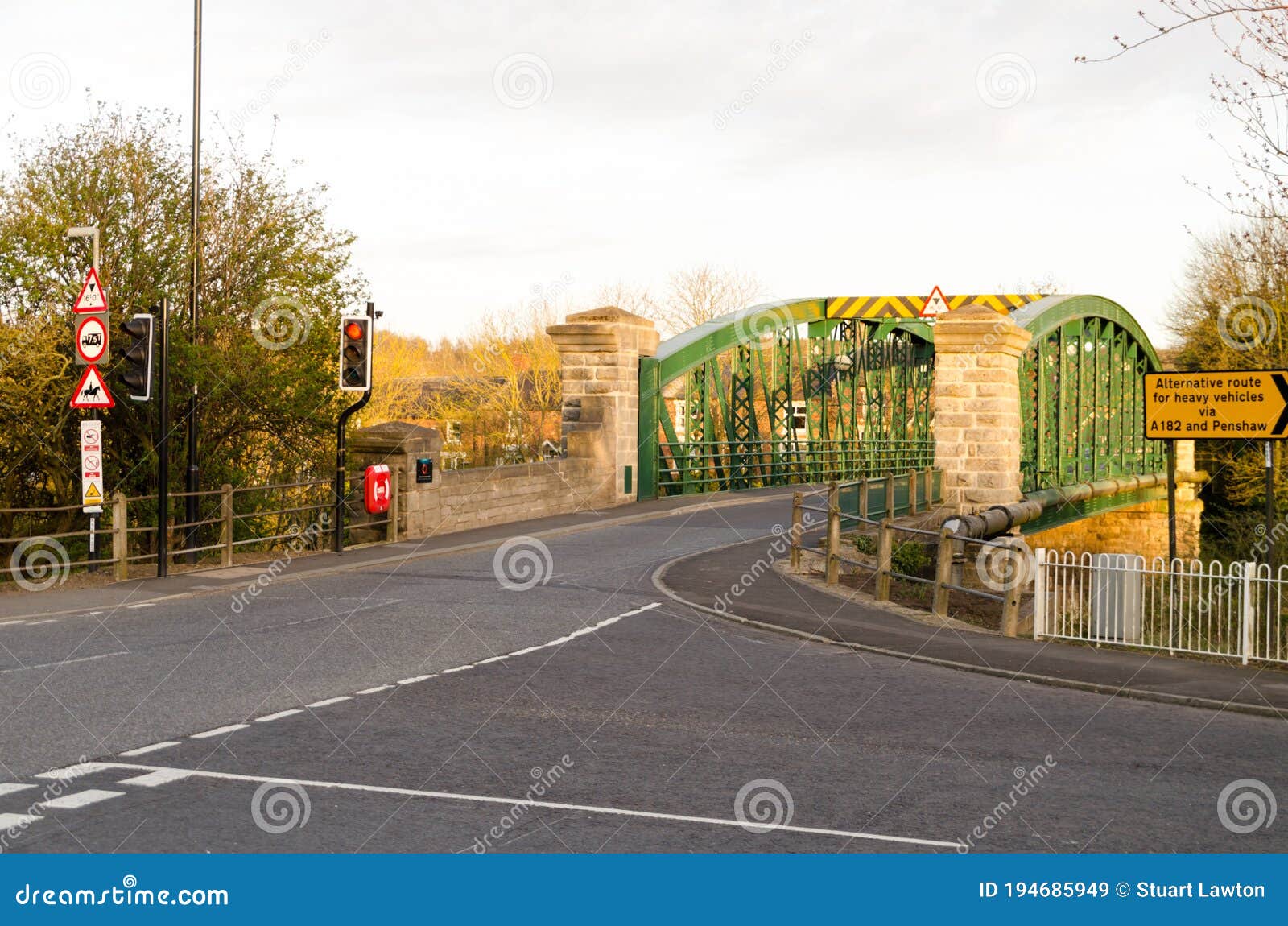 fatfield road bridge at fatfield, washington, tyne & wear