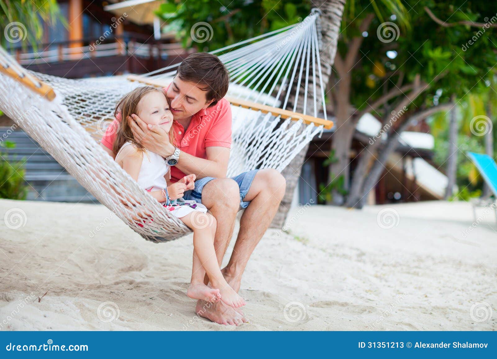 Daddy And Daughter On Vacation Royalty Free Stock Images 